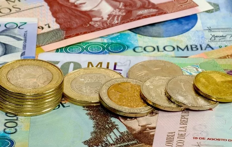 dinero de España a Colombia